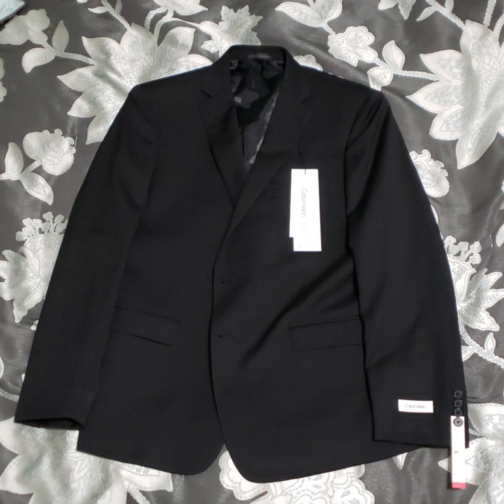 Calvin Klein Men's Slim Fit Stretch Suit
48 R